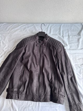 Chaqueta de cuero negra