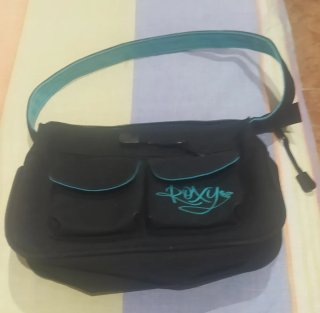 Bolso Roxy Negro con Detalles Turquesa