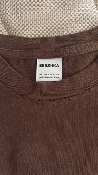Camiseta Marrón Bershka Talla XS