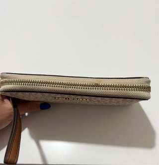 Monedero Michael Kors Beige y Blanco
