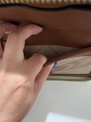 Monedero Michael Kors Beige y Blanco