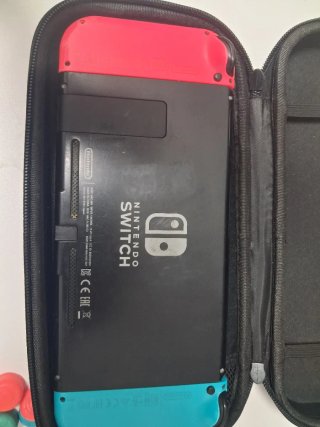 Nintendo Switch Roja y Azul