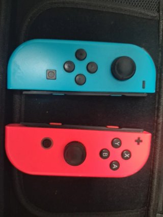 Nintendo Switch Roja y Azul