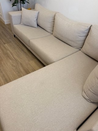 Sofá chaiselongue beige tela