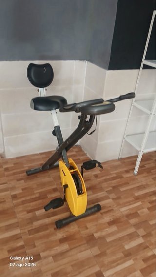 Máquinas de Gimnasio Multifuncional y Bicicleta