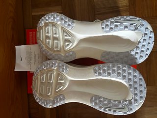 Nike Vomero 18 Talla 42 Blanco/Gris