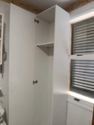 Mueble alto almacenaje o escobero