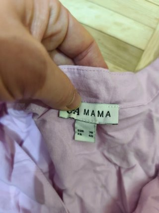 Vestido rosa con cinturón y bordado