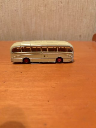 Autobús antiguo de juguete