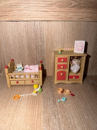 Set Cuna y Armario Sylvanian Families