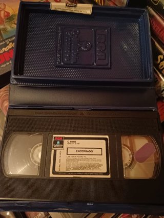 ENCERRADO VHS 1° EDICION VIDEOCLUB
