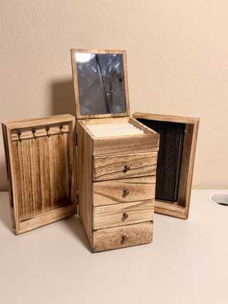 Joyero de madera con espejo y cajones