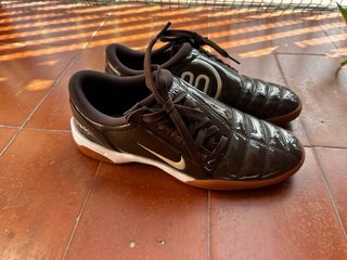 Zapatos Nike Total 90 Marrones