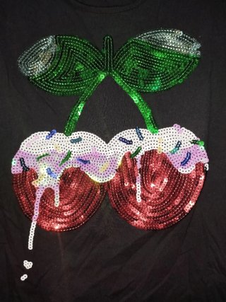 Camiseta Pacha L con lentejuelas cerezas