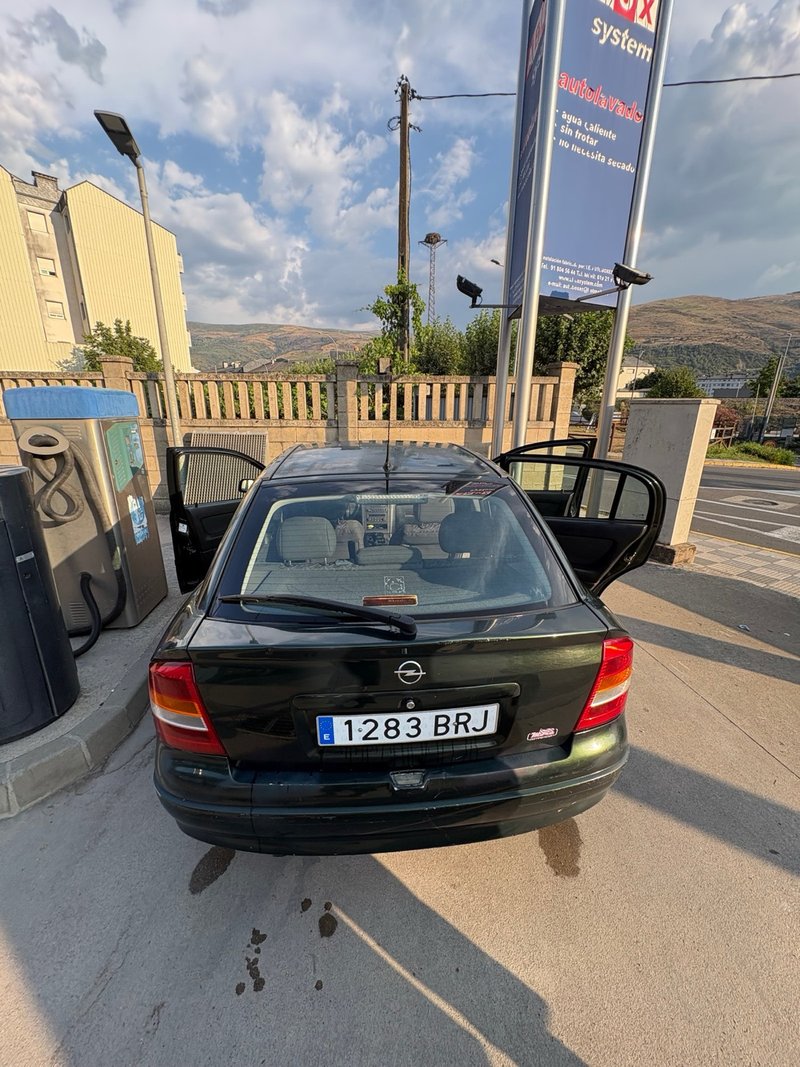 Opel Astra 2001 - foto 1