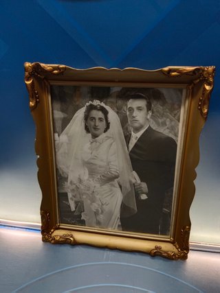 Foto enmarcada vintage, fotografía de estudio, pareja de recién casados, 36x30x03 cm