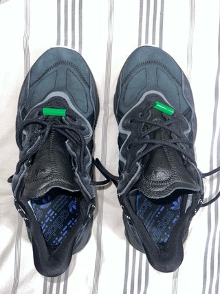 Adidas Ozweego negras y verdes