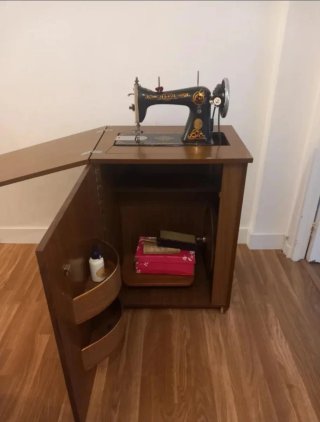 Máquina de coser antigua