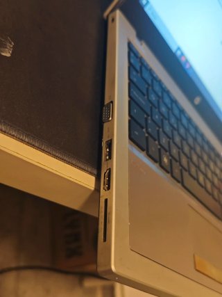 Portátil HP ProBook 5330m defecto estético