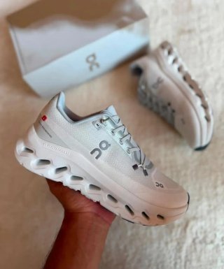 Zapatillas UNDER AMOUR desde el 39 hasta el 45