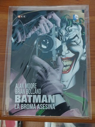 Lote de 3 cómics de Batman edición especial.