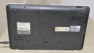 Portátil Toshiba Satellite L850D 15,6 leer anuncio