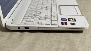 Portátil Toshiba Satellite L850D 15,6 leer anuncio