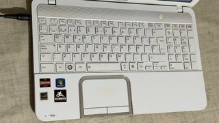 Portátil Toshiba Satellite L850D 15,6 leer anuncio