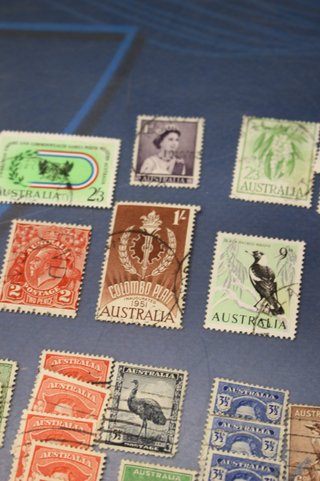 Sellos Australia años 40 y más.