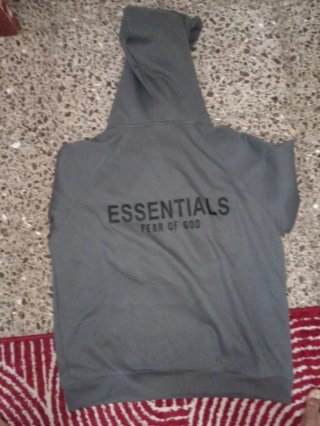 Sudadera Essentials Gris con Capucha