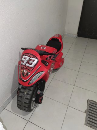 Moto de Juguete Injusa Marc Marquez 93 Roja