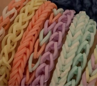Pulseras de gomas hechas a mano