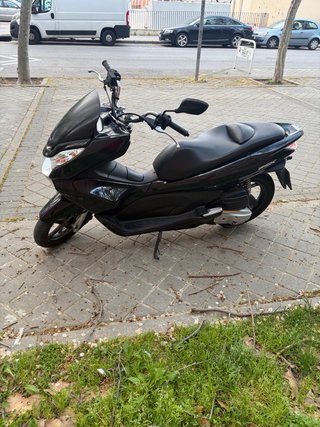 Honda PCX Negra - buen estado