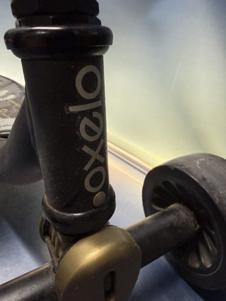Monopatin negro, oxelo