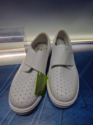 Zapatillas zuecos zapato o calzado antiestético y conductor t.43
