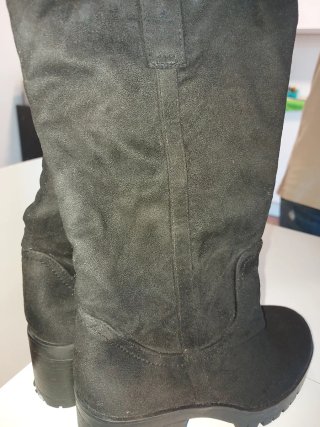 Botas altas negras con cremallera