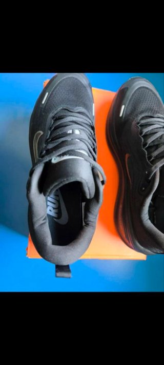Nike Vomero Plus