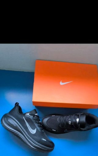 Nike Vomero Plus