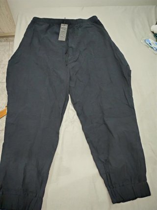 Pantalón negro ancho talla XL