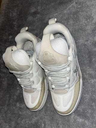 Zapatillas Louis Vuitton Beige y Blancas