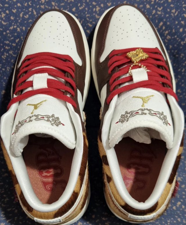 Zapatillas Nike Air Jordan 1 Low "Año del Caballo"