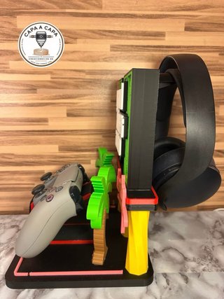 Soporte para mando y cascos inspirado en GTA VI