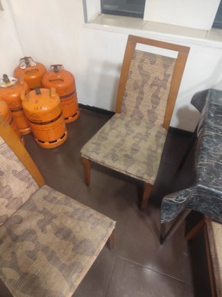 Sillas y mesas de comedor