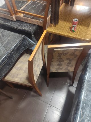 Sillas y mesas de comedor