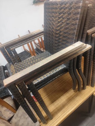 Sillas y mesas de comedor
