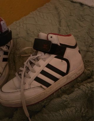 Adidas Zapatillas Blancas y Rojas