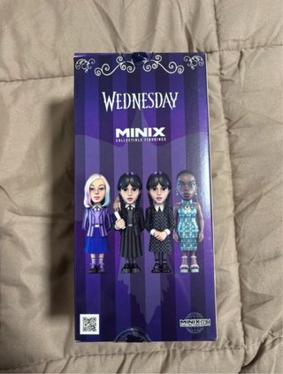 Figura Coleccionable Wednesday Addams Minix