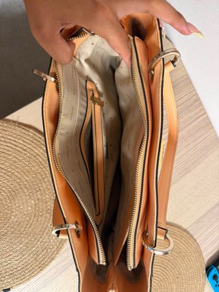 Bolso Guess Beige y Dorado