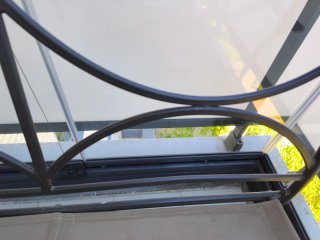 Mesa y sillones de jardín metal y cristal