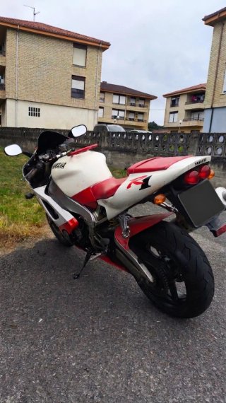 Yamaha YZF R1 1998
